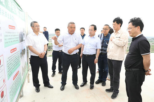 杨波副厅长带队赴绵阳开展生猪种业园区建设调